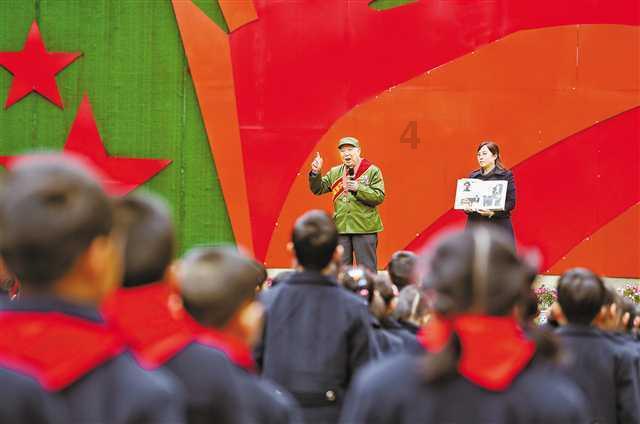 长江路街道为1131个党员中心户授牌挂牌