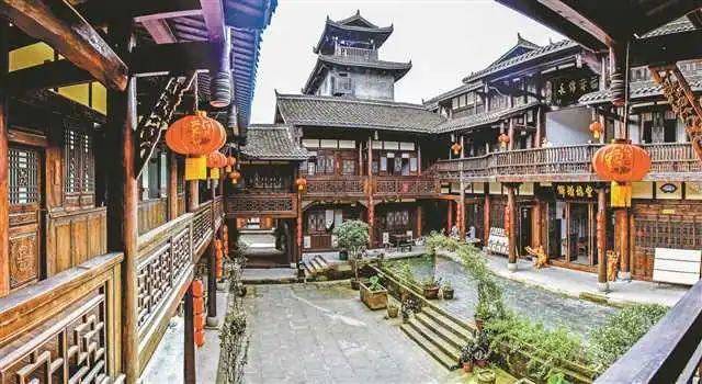 在QQ附近交友呢称，刚写完，在重进，个人资料又被清除了，连呢称都没游戏画面
